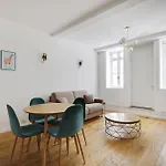Apartment Pick A Flat's In Saint Germain - Rue Vaneau Paris